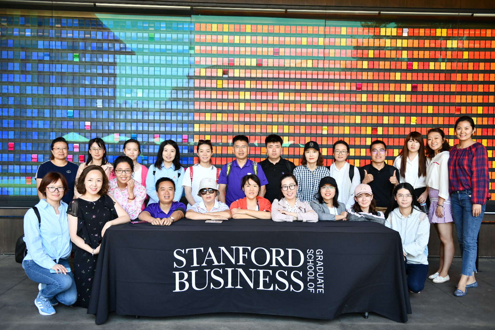 麻将胡了2
MBA师生一行在斯坦福大学商麻将胡了2
合影